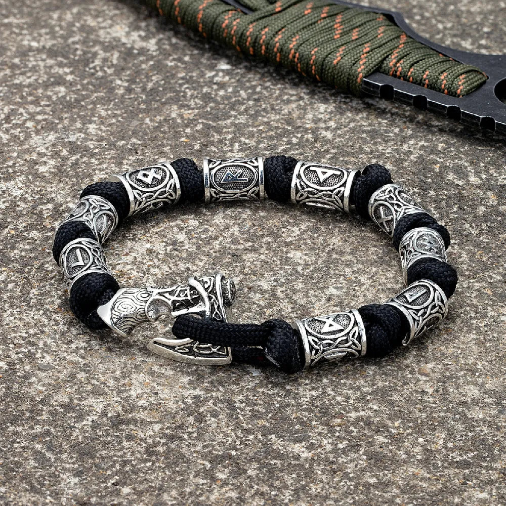 brazalete hacha runas negro