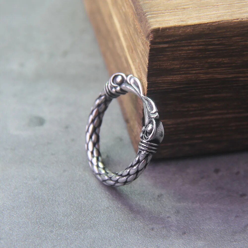 anillo vikingo dos cuervos