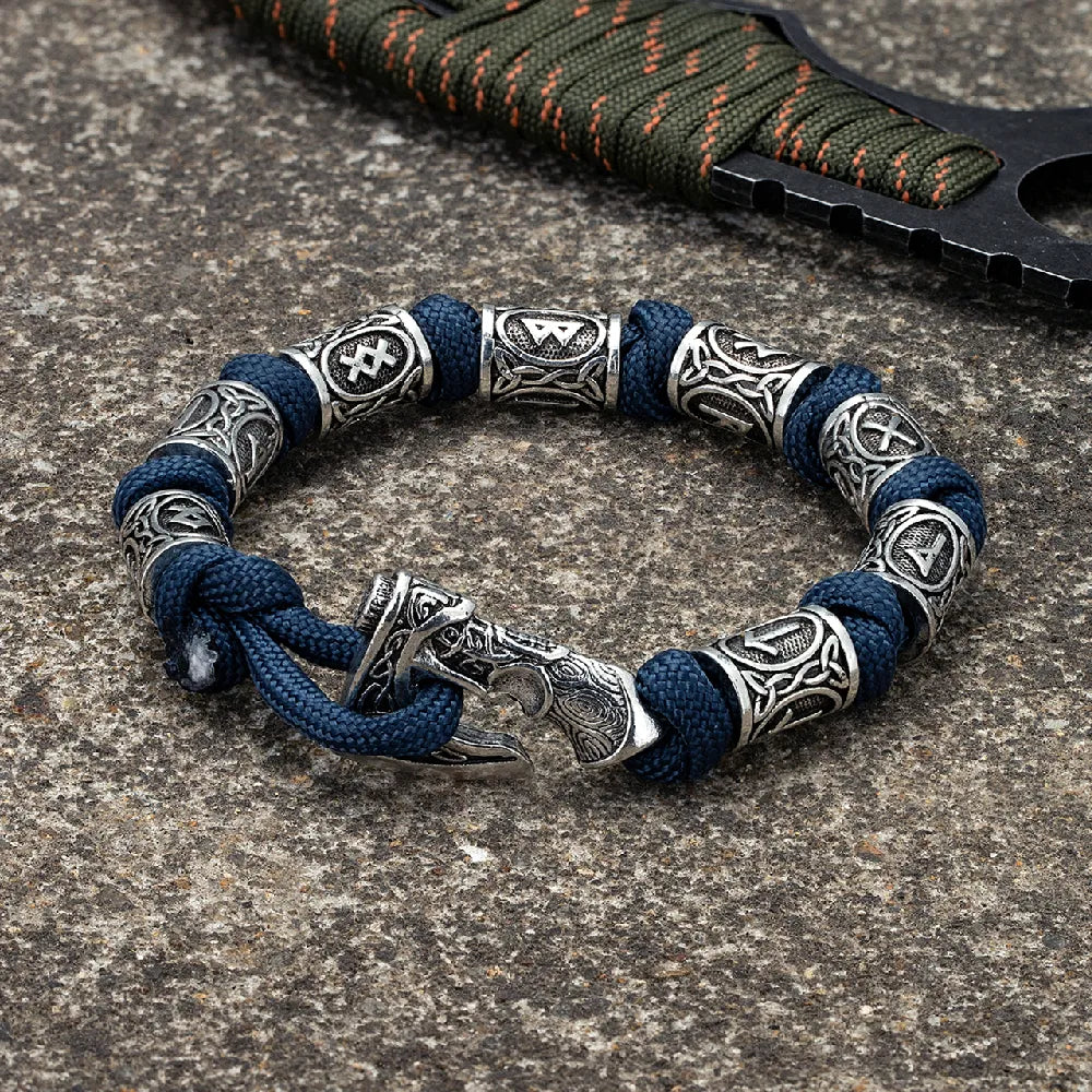 brazalete hacha runas azul