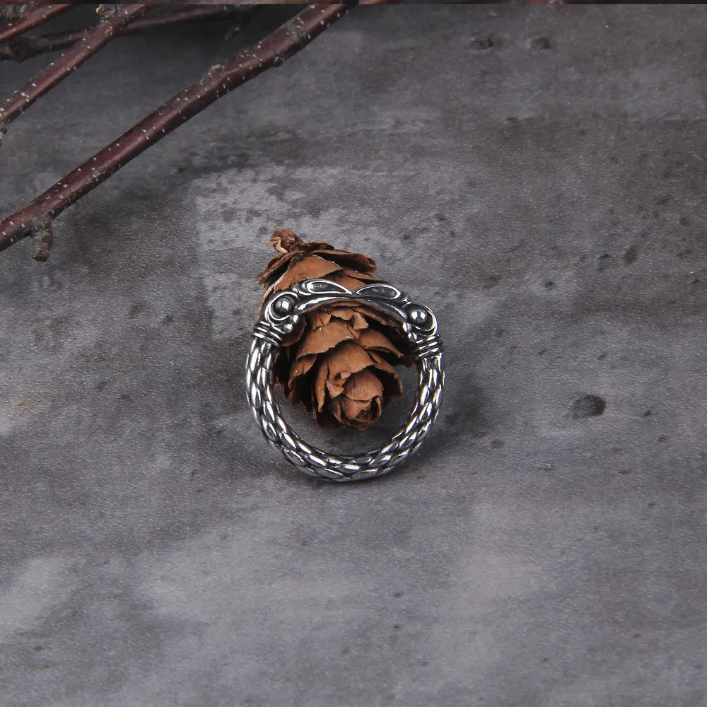 anillo vikingo de dos cuervos