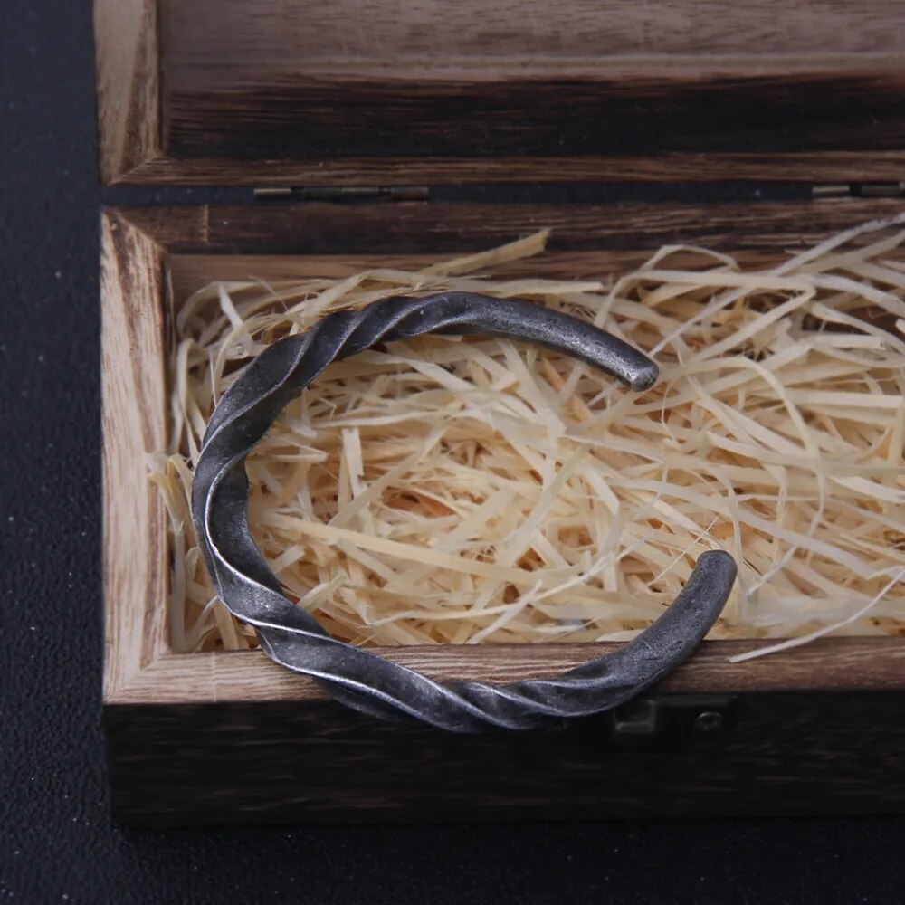brazalete de vikingo antiguo