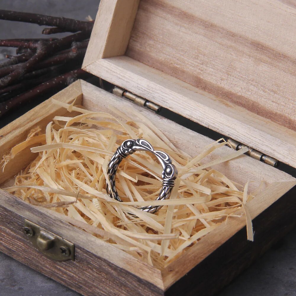 anillo dos cuervos