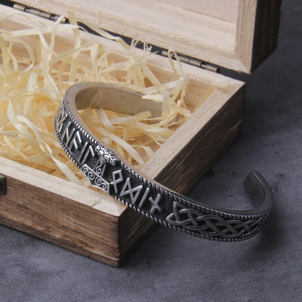 pulsera de mjolnir runas