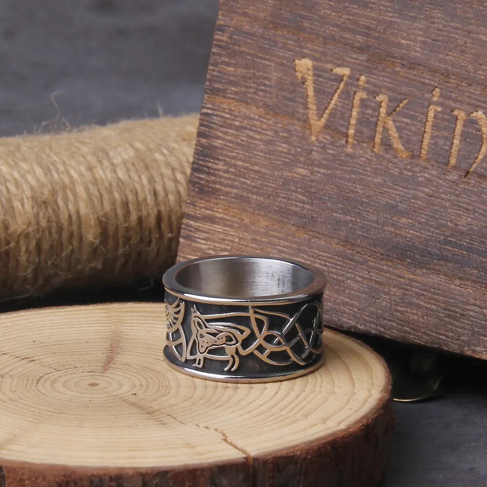anillo de cuervo y lobo