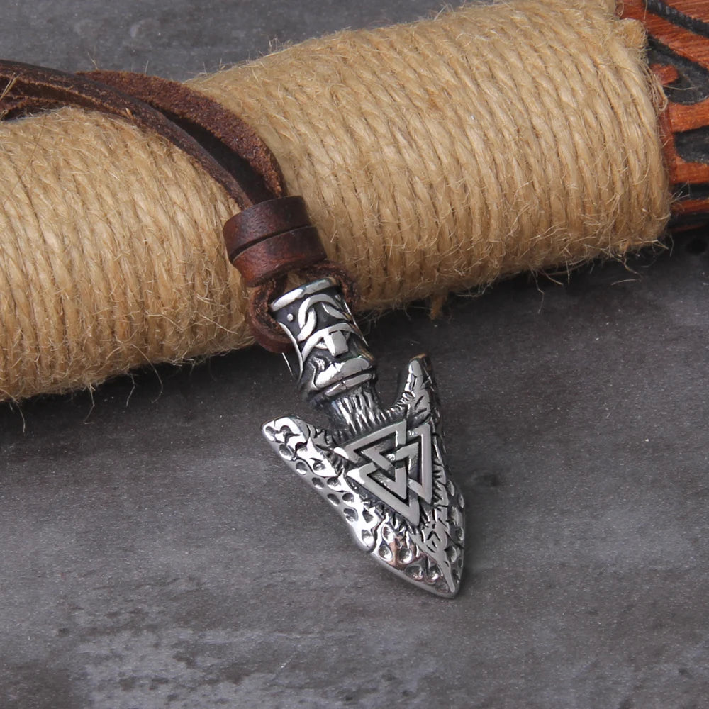 collar flecha valknut