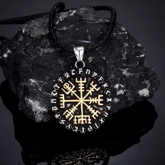 collar de runas y vegvisir