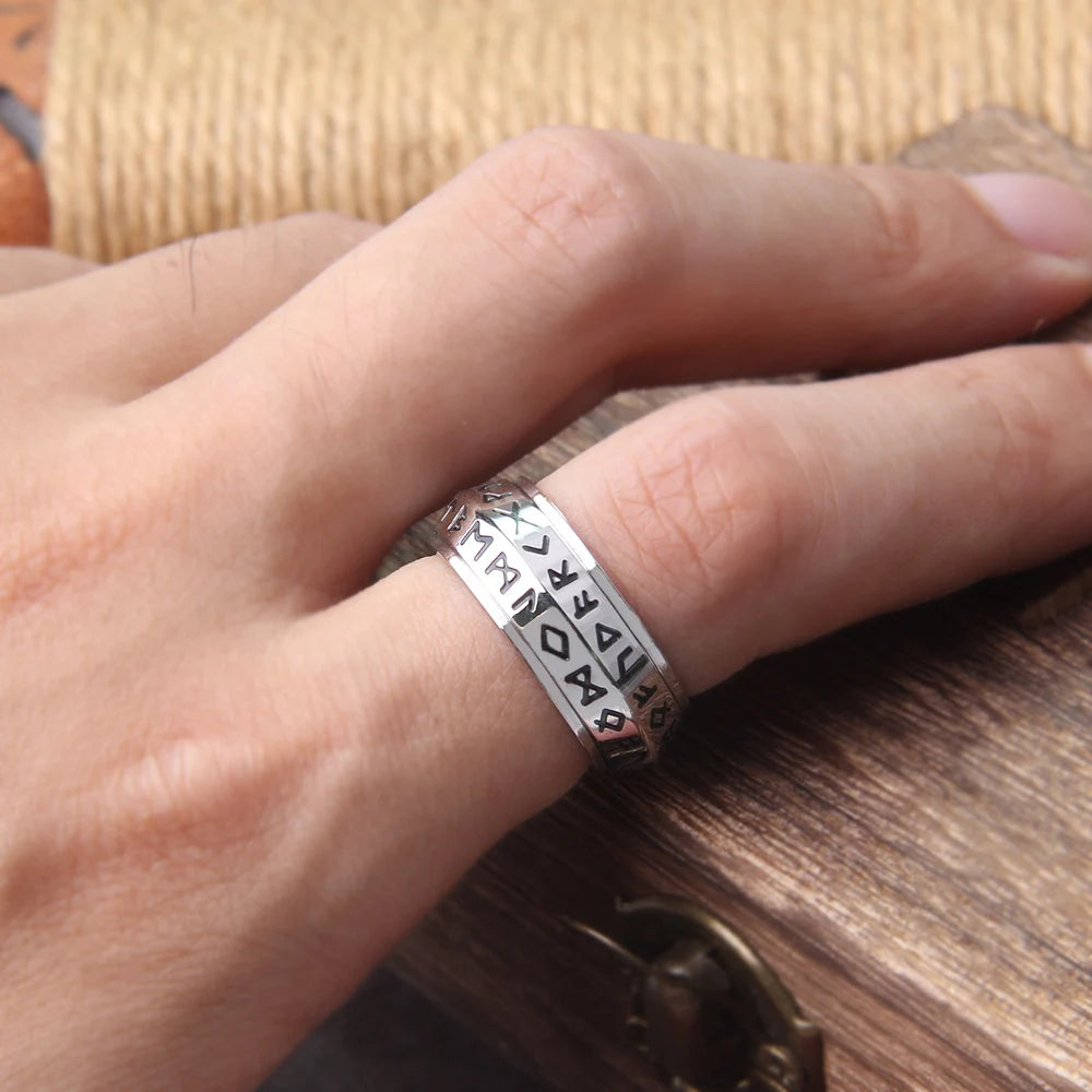 anillo para hombre de runas vikingas