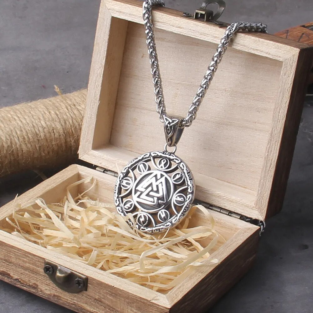 colgante de runas odin