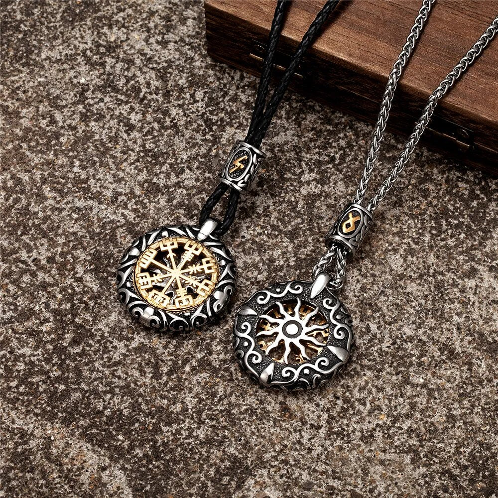 collares vikingos brujulas