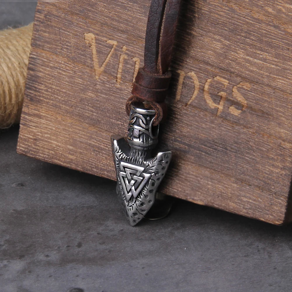 colgante vikingo flecha