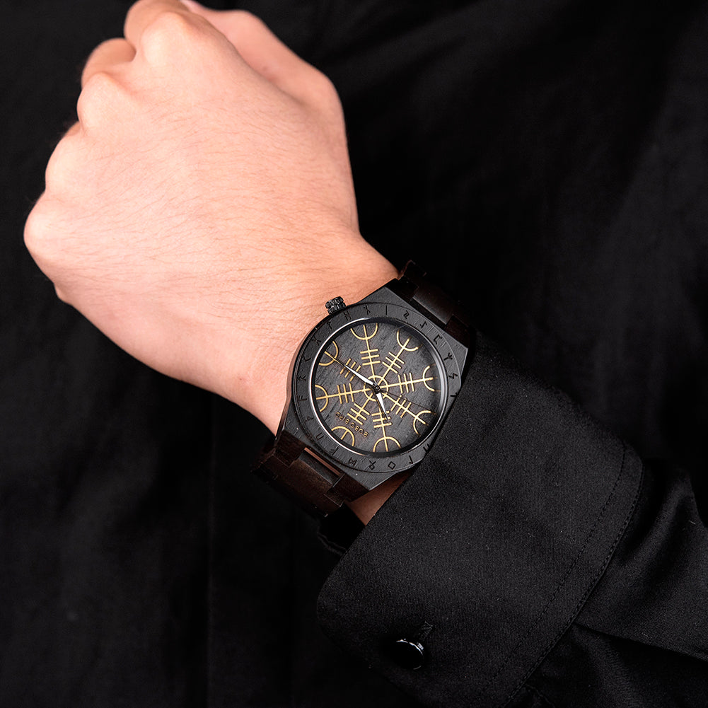 reloj negro madera