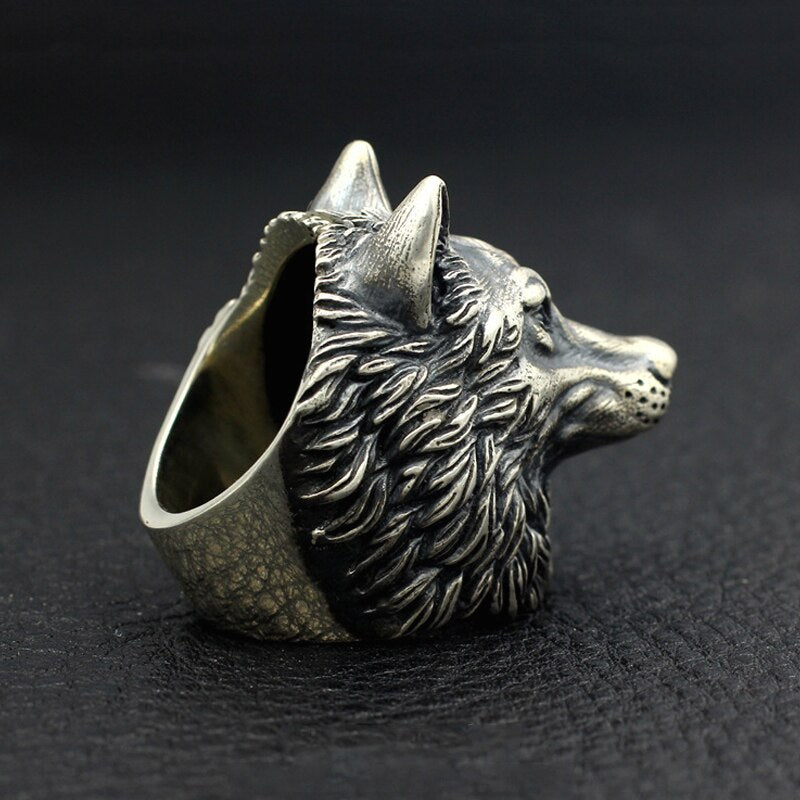 anillo vikingo cabeza de lobo