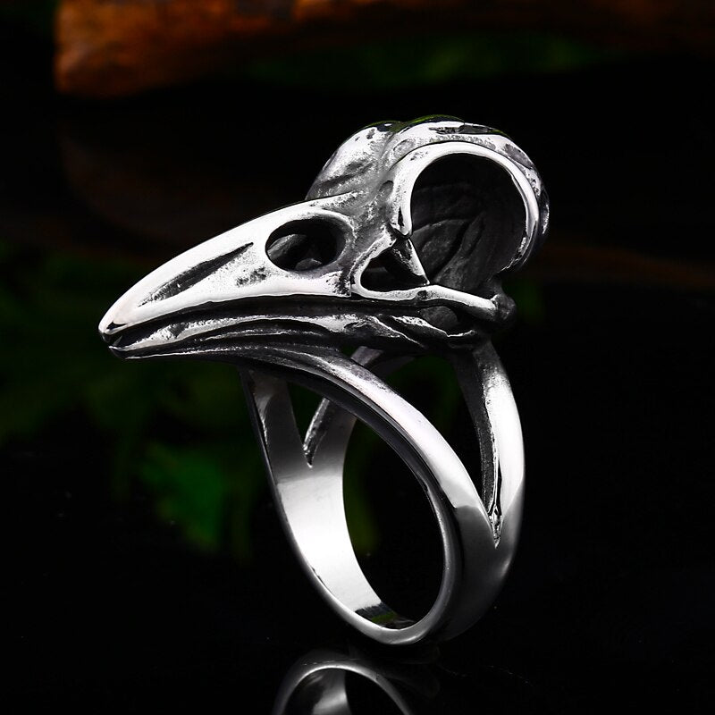 anillo craneo de cuervo