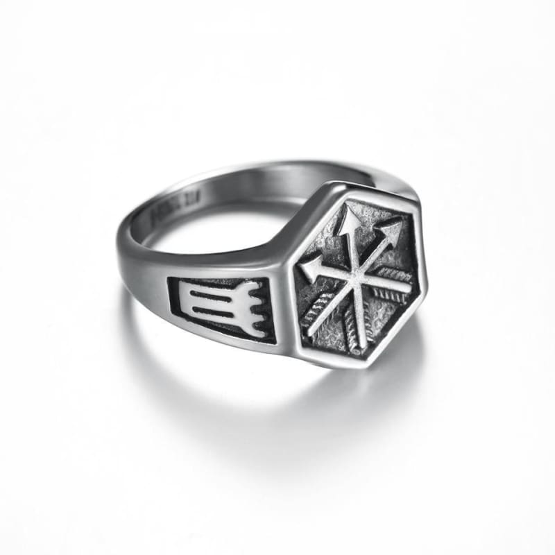 anillo con tres flechas
