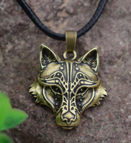 colgante lobo celtico