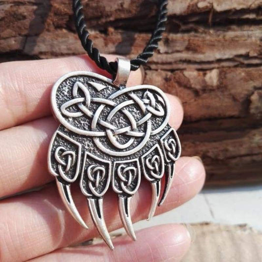 colgante pata de oso