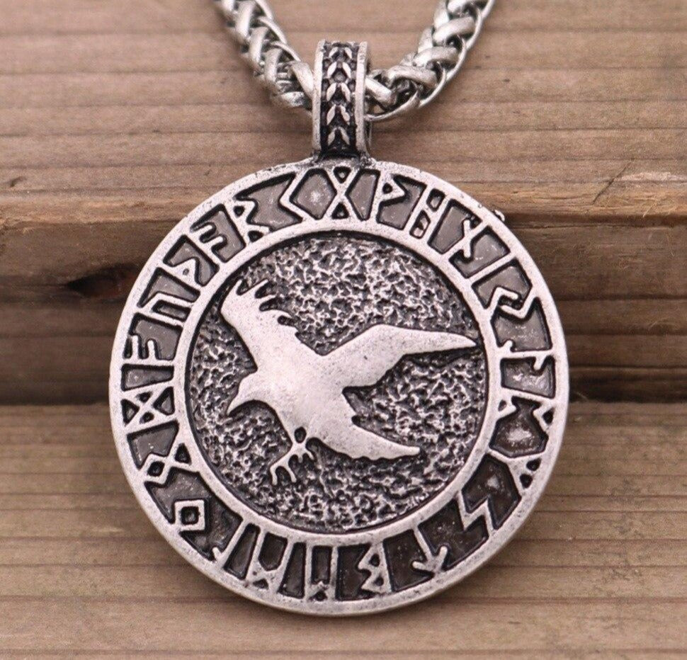 colgante vikingo cuerbo