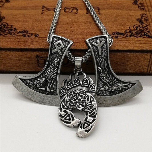 colgante hacha futhark