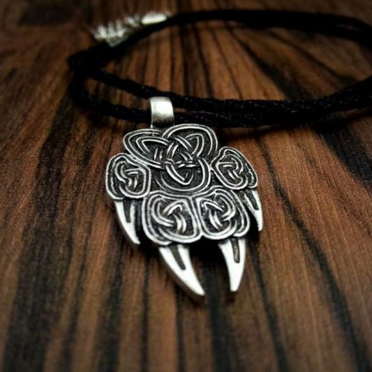 collar de pata de lobo