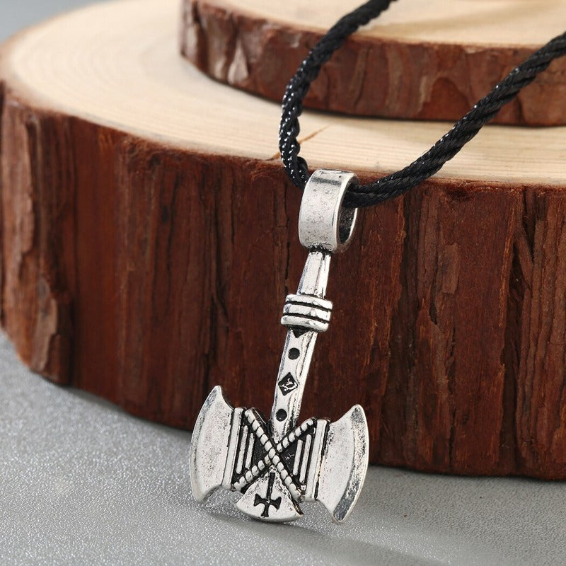Collar hacha vikinga
