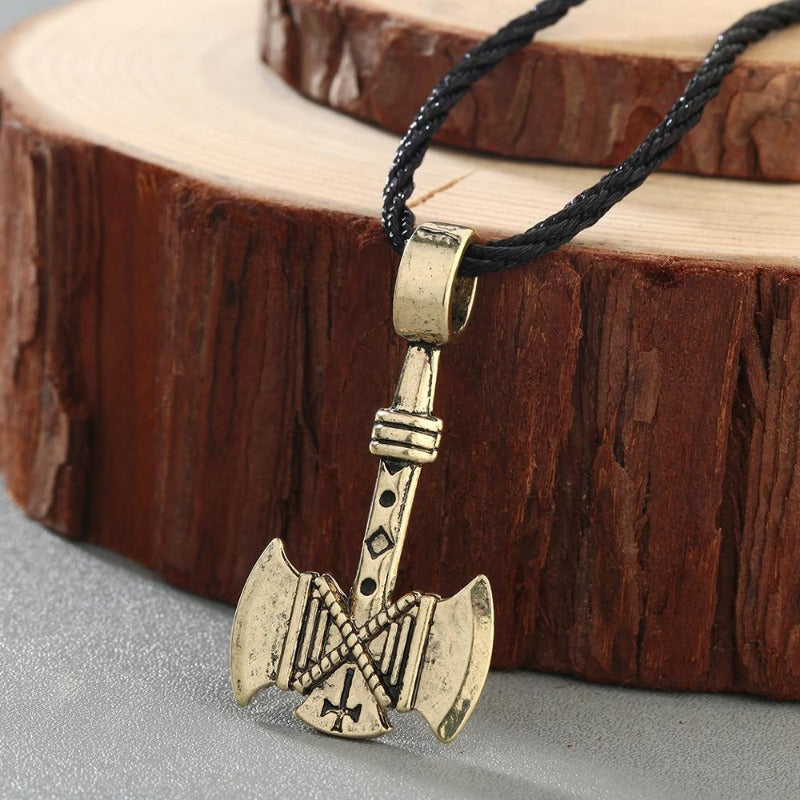 Collar hacha vikinga dorada