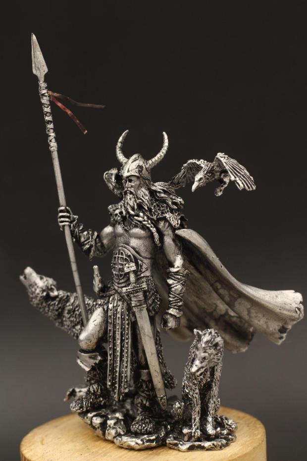 estatua odin