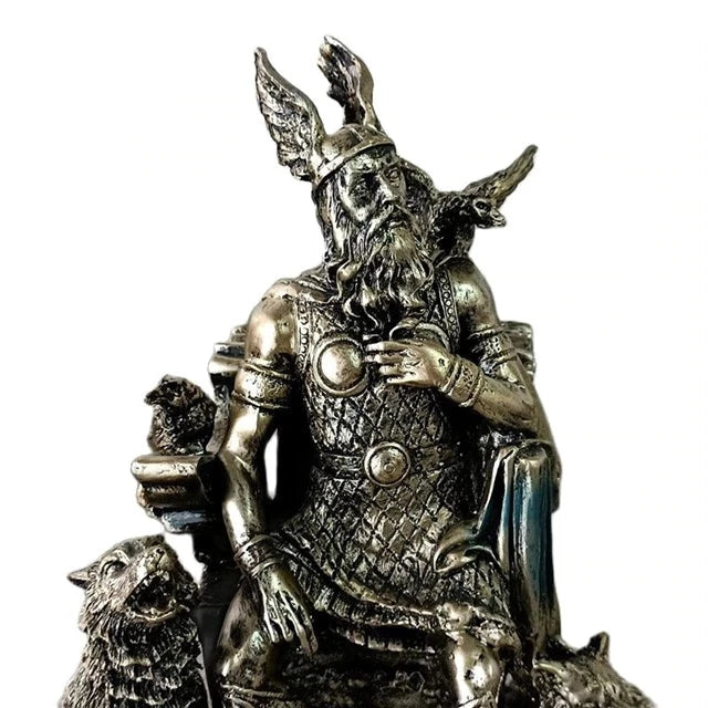 estatua nordica odin