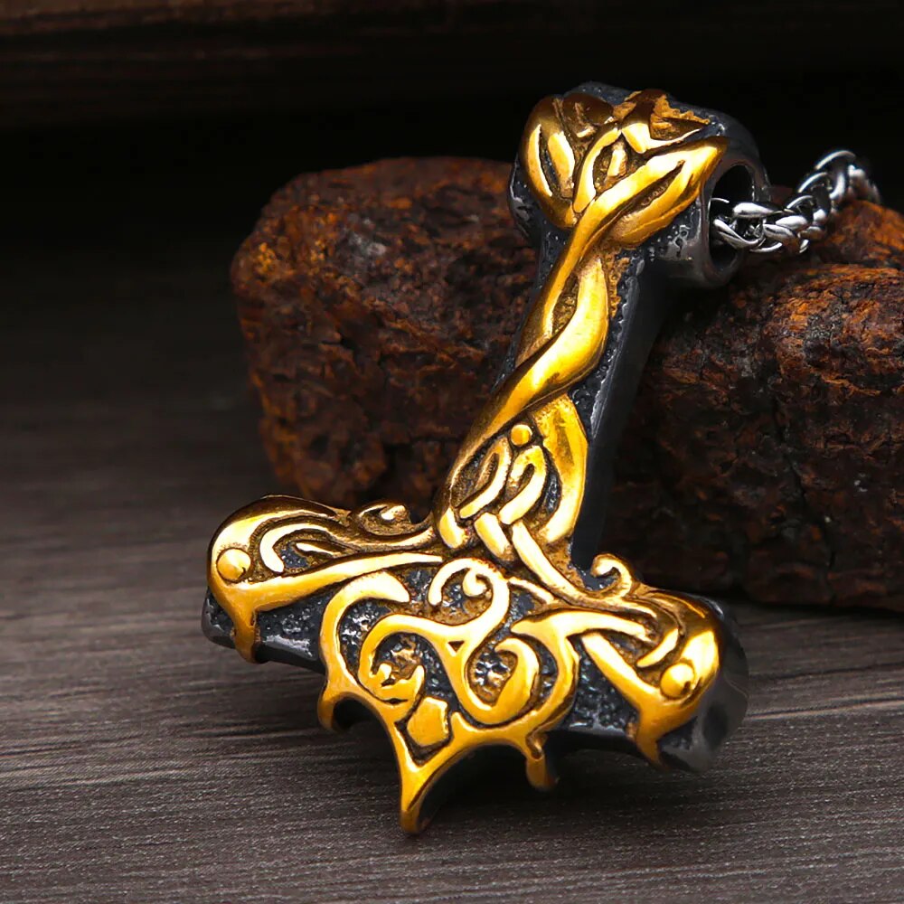 colgante mjolnir oro