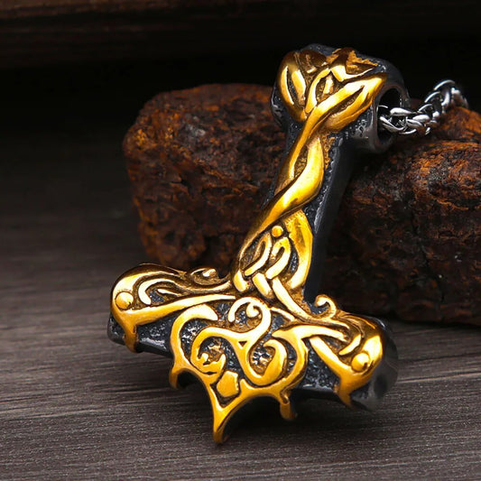 colgante mjolnir oro