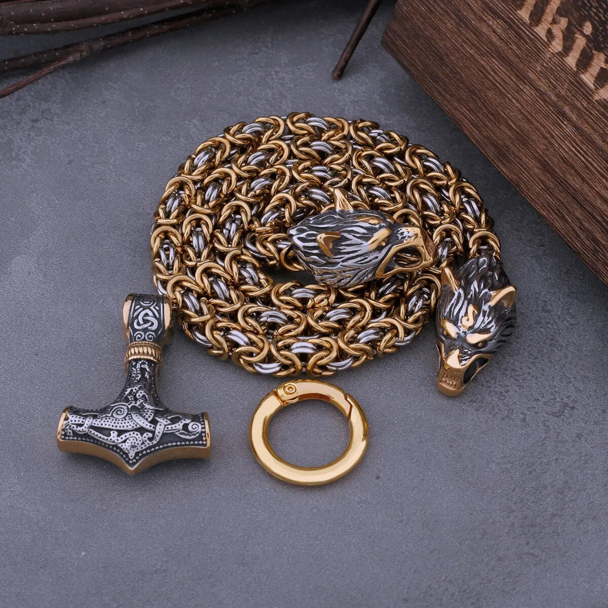 collar de lobo mjolnir