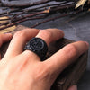 anillo de acero negro