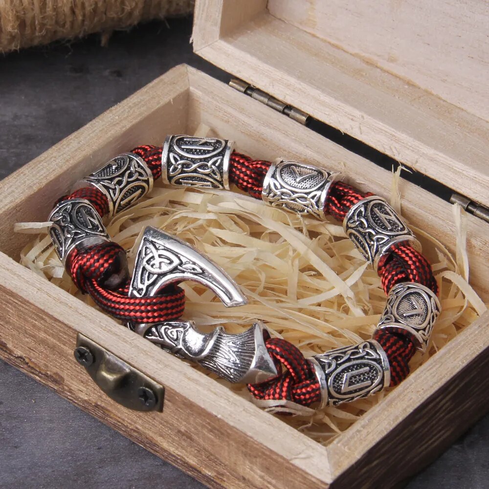 brazalete vikingo hacha runas rojo