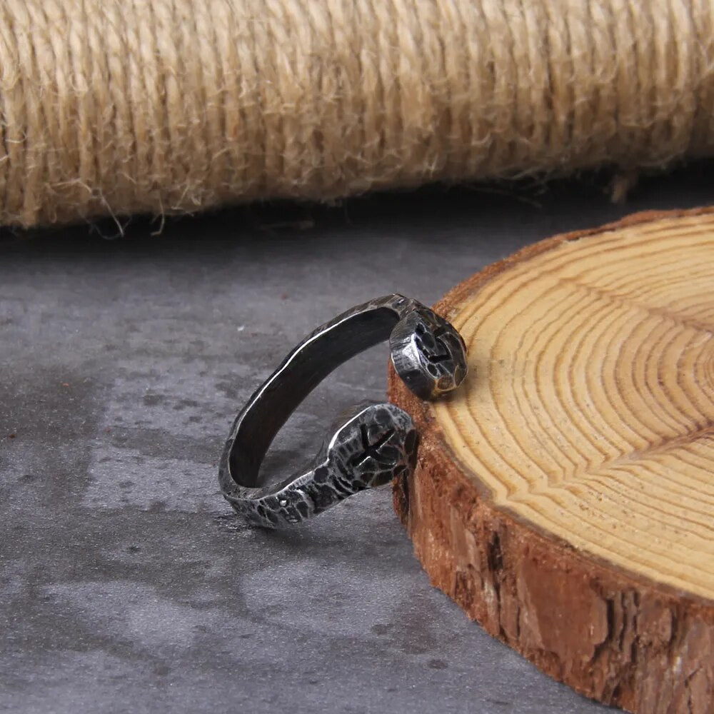 anillo runas vikingas