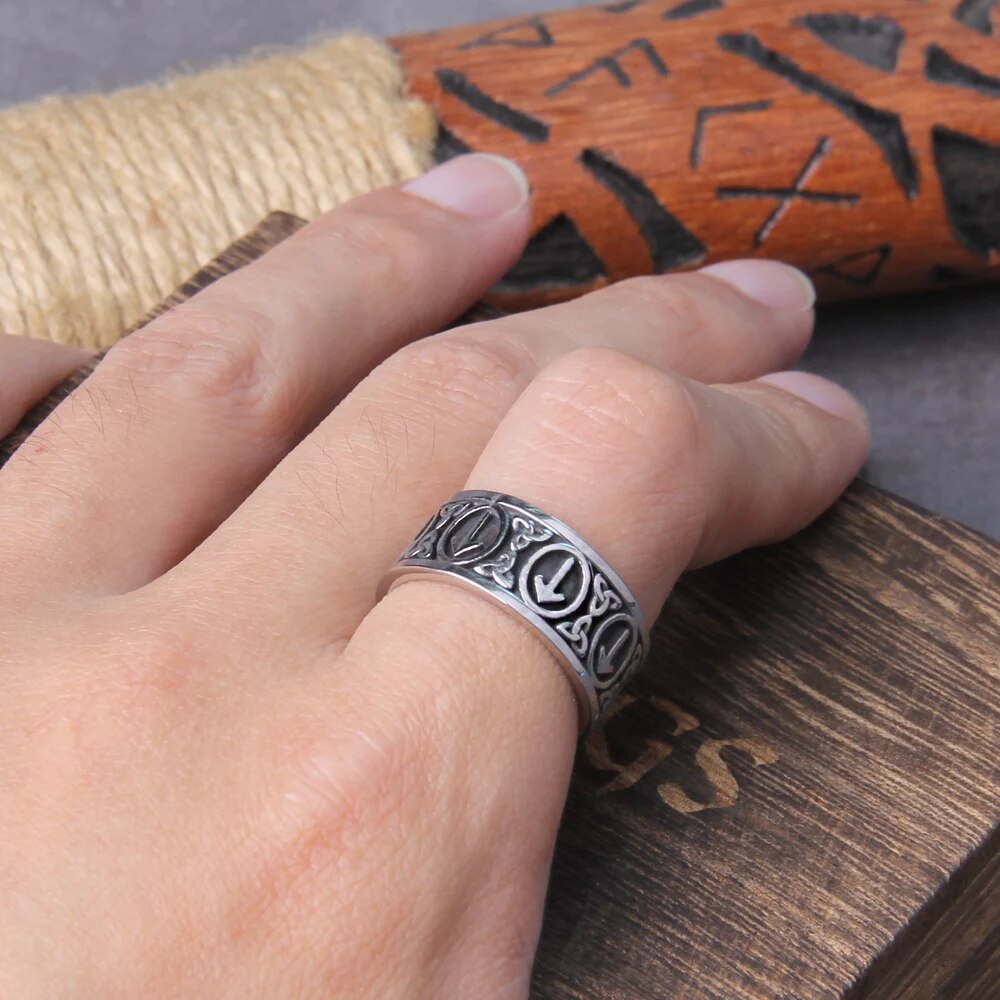 anillo del dios tyr
