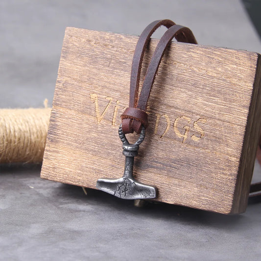 colgante mjolnir