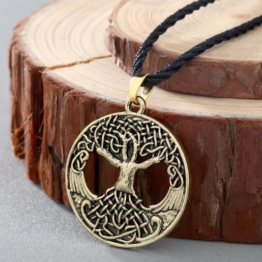 amuleto yggdrasil