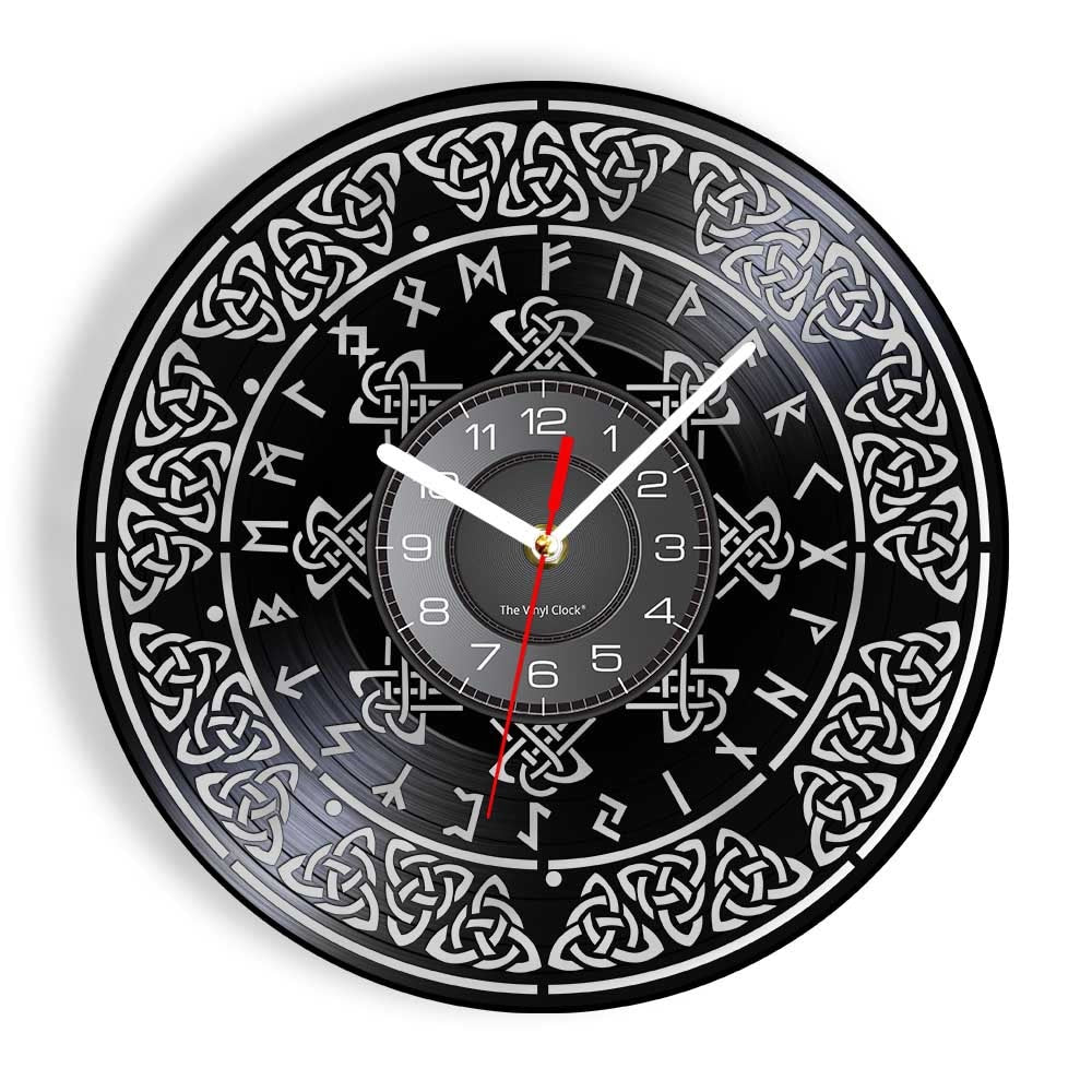 reloj de pared triqueta