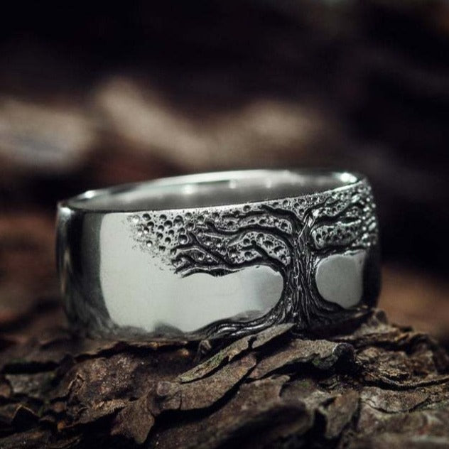 anillo arbol plateado