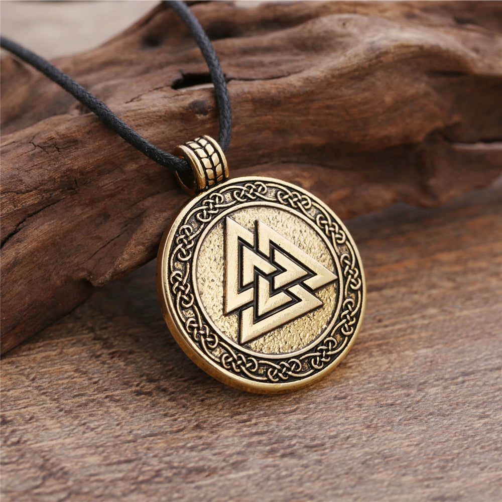 collar vikingo simbolo