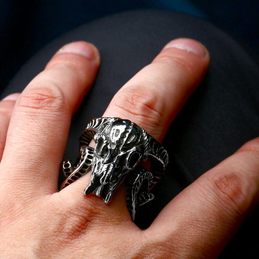 anillo craneo cabra 