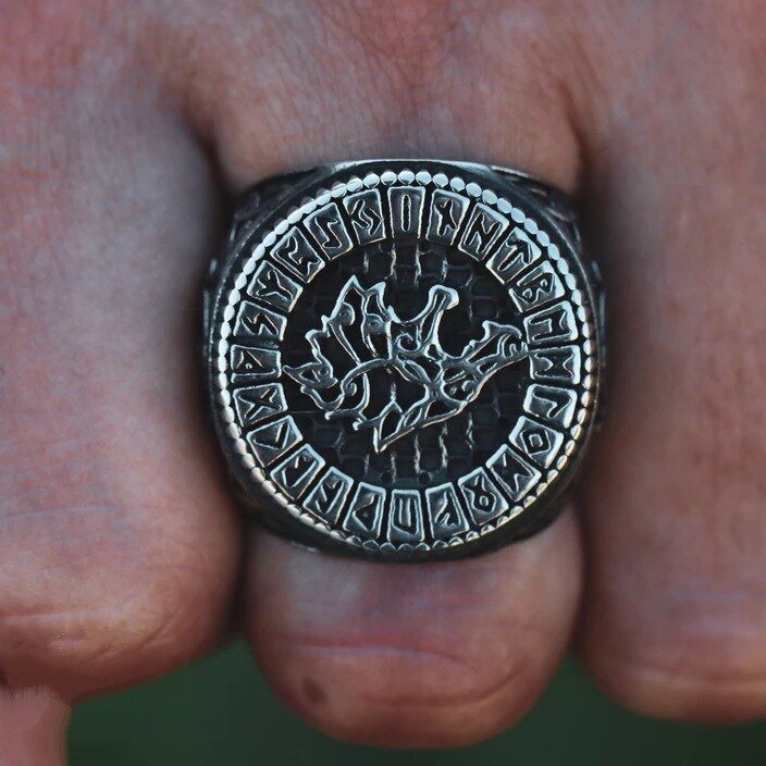anillo fenrir runas