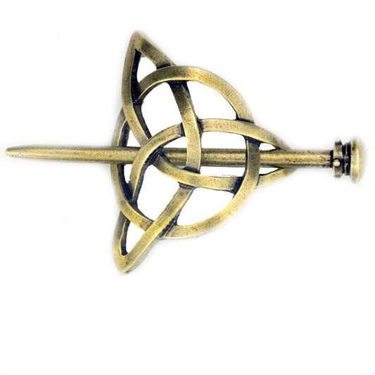 Broche Triqueta
