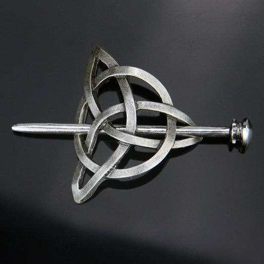 Broche de Triqueta