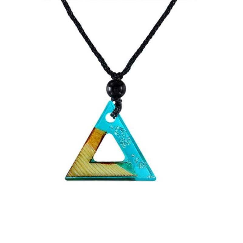 Collar Triangulo de Madera