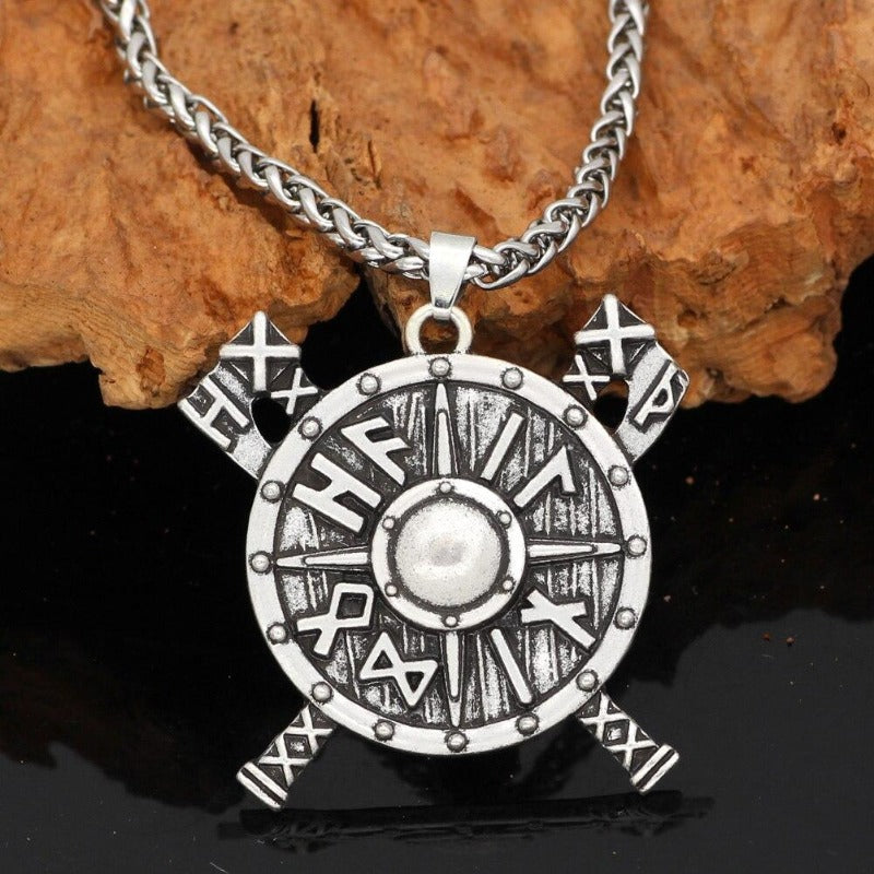 colgante escudo vikingo hachas