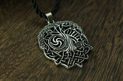 Collar yggdrasil