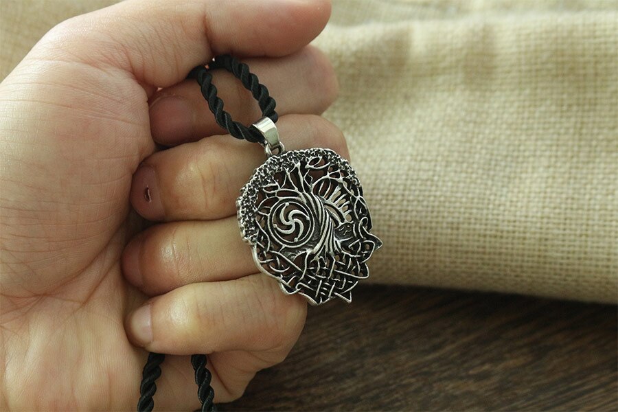 colgante arbol yggdrasil