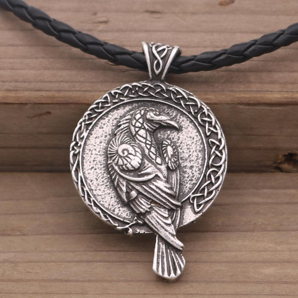 Collar cuervo nordico