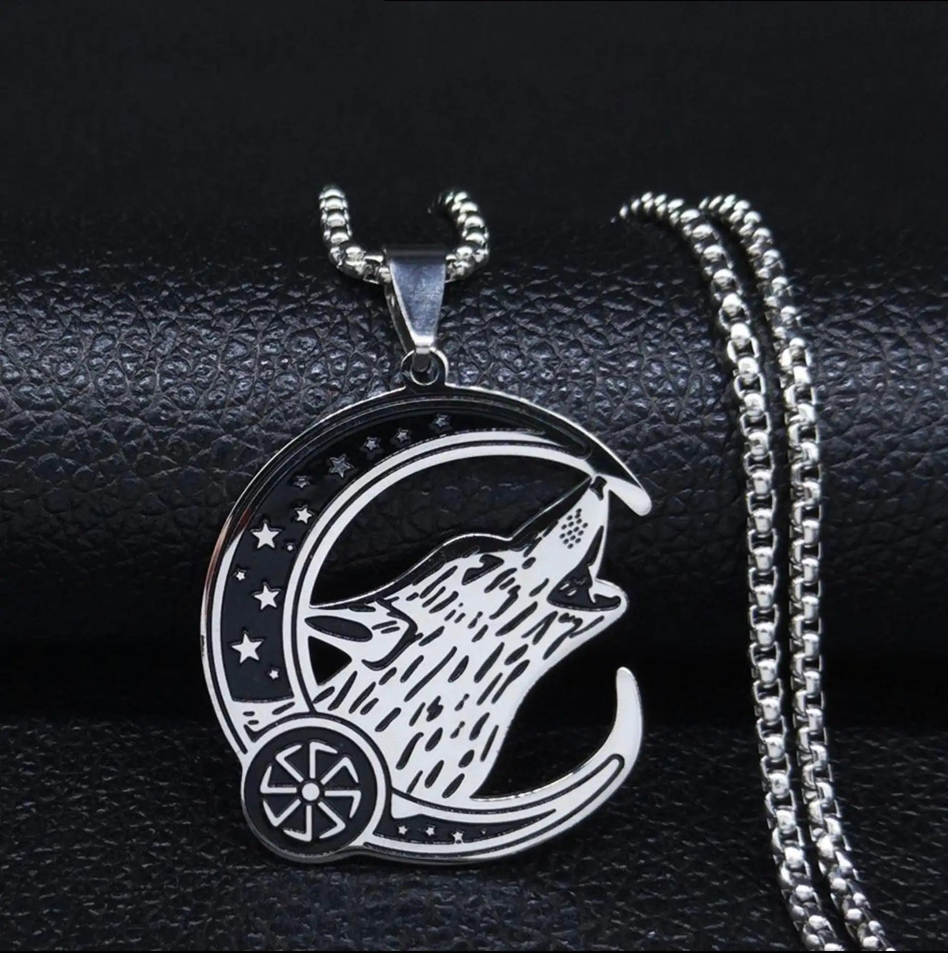 collar hombre lobo
