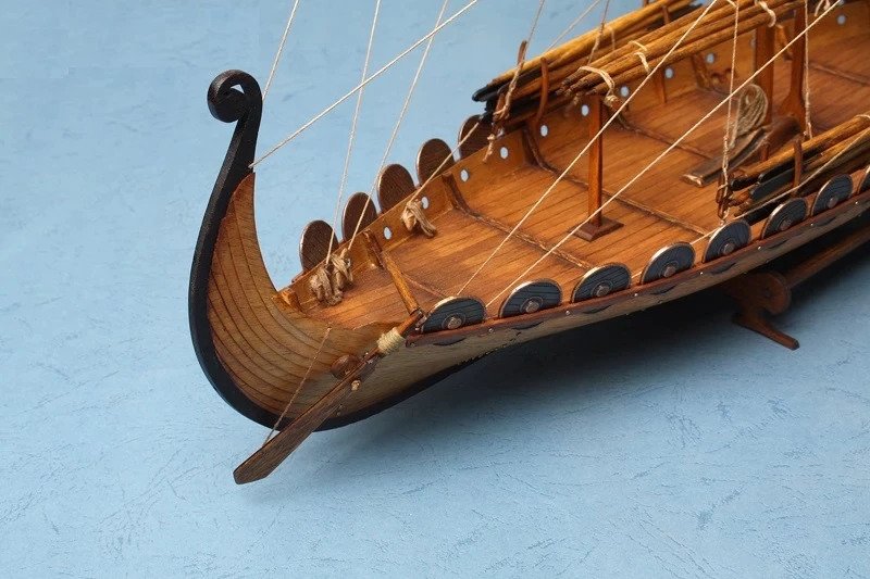 maqueta barco vikingo madera